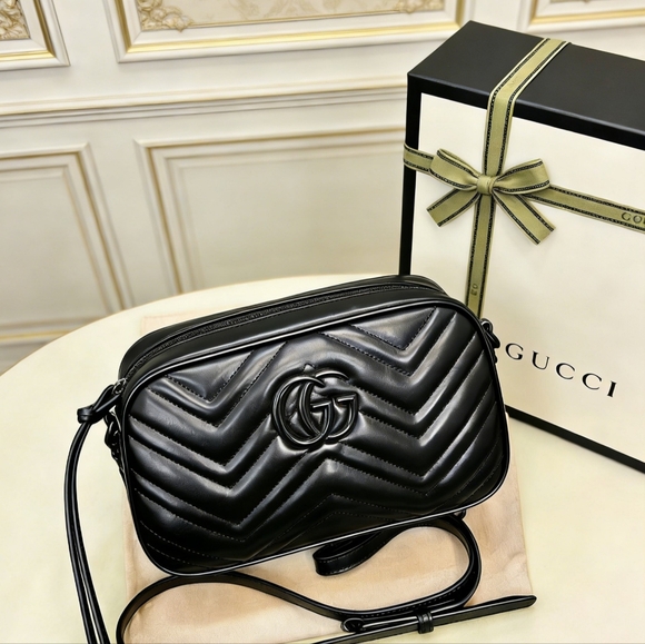 <AUTHENTIC>Gucci GG Marmont Medium Camera Bag - Picture 3 of 6